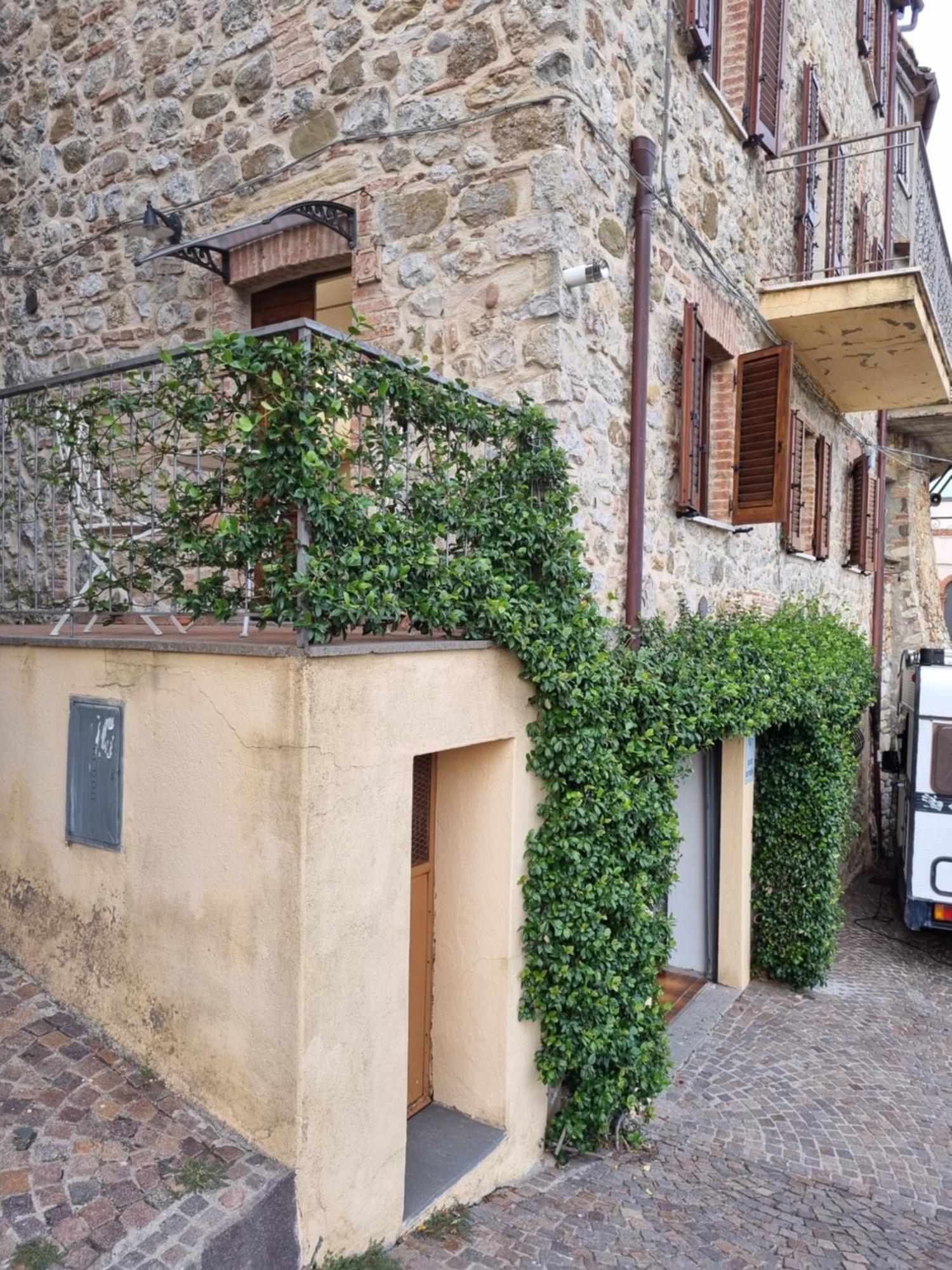 Bed & Basta Hotel Allerona Exterior photo